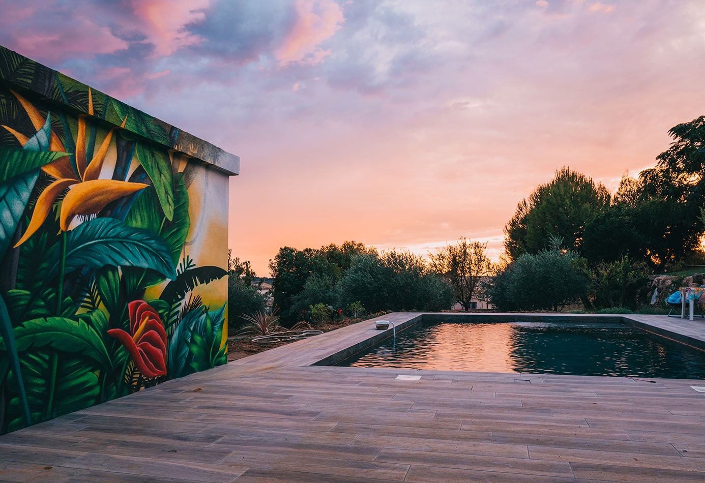 pool-house-pozek-graffiti-beziers